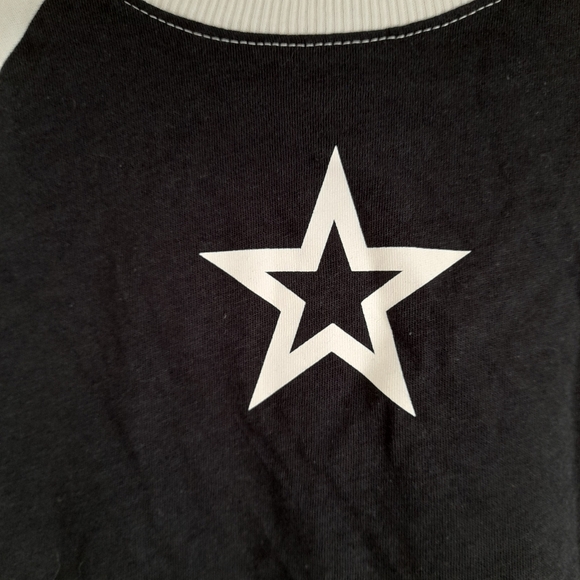 🦚3/$15🦚H&M Black & White Crop Top - Picture 3 of 5